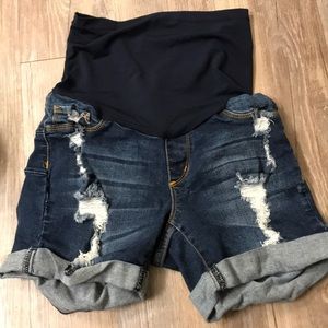 Maternity shorts
